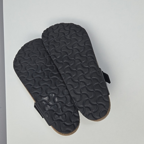 Birkenstock Gizeh Black Sandals - Picture 8 of 8